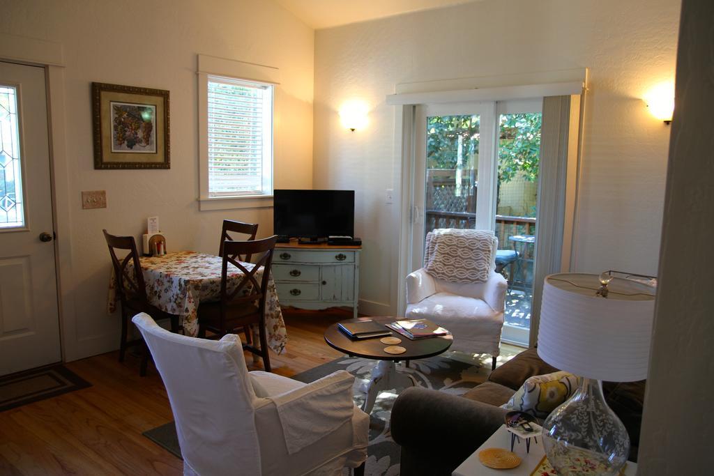 אשלנד Second Street Cottages חדר תמונה